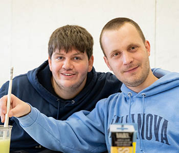 two male VUnited students